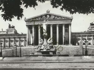 Wien - Parlament [KRST007-1157