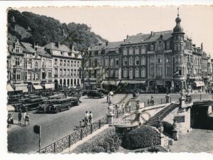 Dinant - Place Reine astrid - Oldsmobiles - Old cars [KRST007-2087