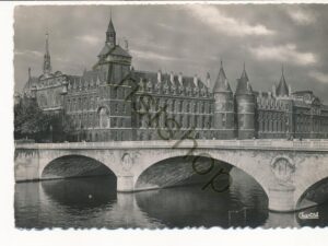 Paris - La Conciergerie et le Pont au change [KRST007-2183