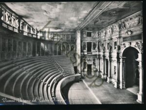 Vicenza - Interno del Teatro Olimpio [KRST007-2284