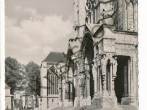 Chartres - La Cathedrale [KRST007-2337