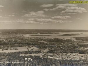 Oslo - Utsikt fra Holmenkollen [KRST007-2957
