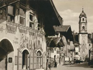 Mittenwald - Obermarkt mit Pfarkirche  [KRST007-3704