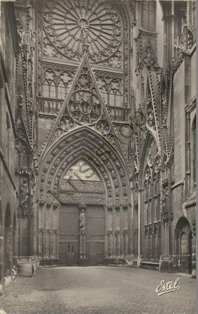 KRST007-3819_0.jpg Rouen - La Cathèdrale - Cour des Libraires [KRST007-3819
