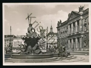 Berlin - Neptunbrunnen mit Rathausturm [KRST007-4221