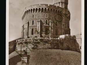 Windsor Castle - The Round Tower [KRST007-4716