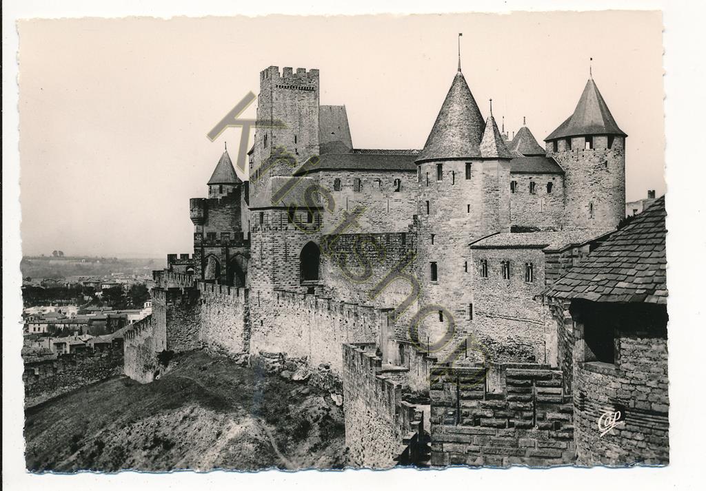 KRST007-5206_0.jpg Carcassonne - La Porte de l'Aude et le Château [KRST007-5206