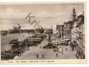 Venezia - Riva Schiavoni e Monumento a Vittorio Emanuele  [KRST007-5382