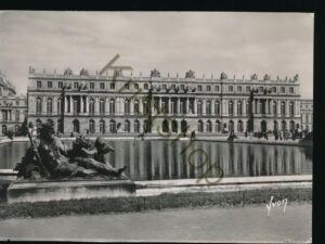 Versailles - Façade du Palais sur les parterres d'eau [KRST008-1530