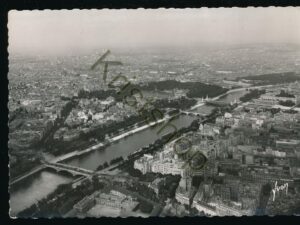 Paris - la Seine et la butte Montmatre [KRST008-1533