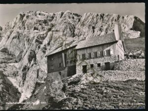 Purtscheilerhaus mit Hohem Göll [KRST008-1574