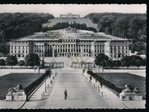 Wien - Schloß Schönbrunn [KRST008-2501