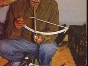 Little Diomede Eskimo - Ivory Carver [KRST008-3097