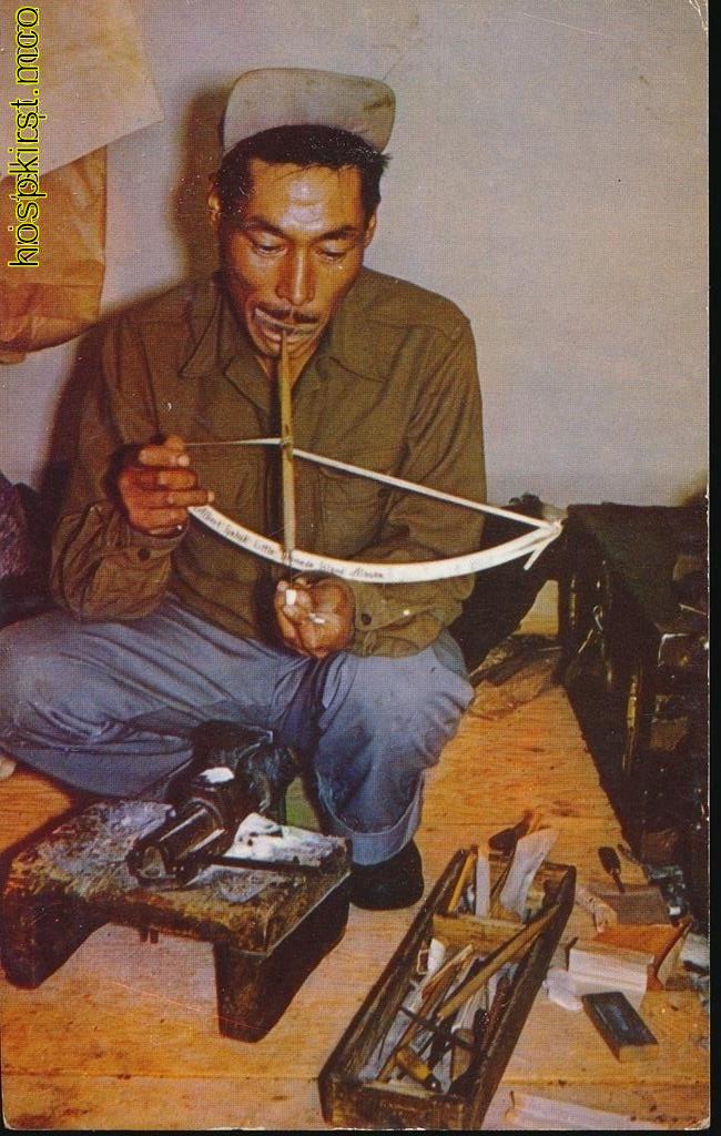KRST008-3097_0.jpg Little Diomede Eskimo - Ivory Carver [KRST008-3097