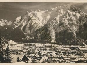 Mittenwald mit Karwendel [KRST008-3414