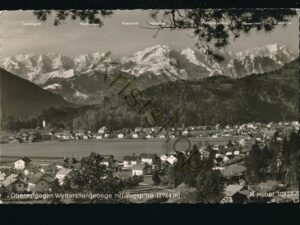 Oberau gegen Wettersteingebirge mit Zugspitze [KRST008-3843