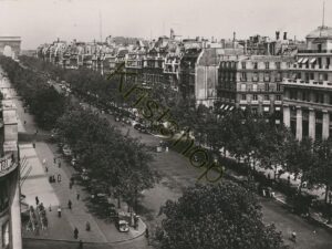 Paris - Avenue des Champs-Elysées [KRST008-4269