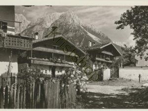 Scheffau - Dorfpartie mit Treffauer Kaiser [KRST008-4298