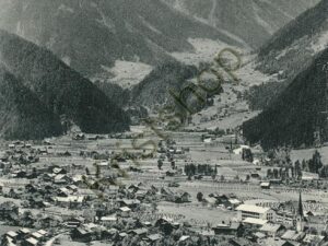 Mayrhofen im Zillertal mit grünberg [KRST008-4536