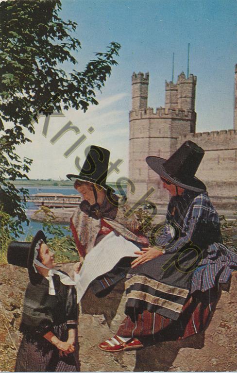 KRST008-5701_0.jpg Welsh Girls in Welsh National Costums - Folklore [KRST008-5701