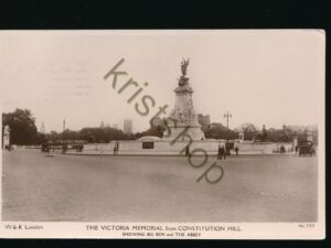 London - The Victoria Memorial from Constutution Hill  [009-1491
