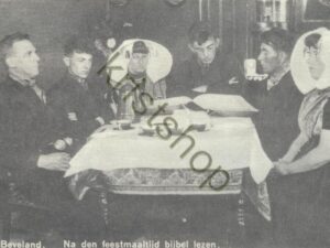 Zuid-Beveland - Na den feestmaaltijd bijbel lezen - REPRODUCTIE [KRST009-2286