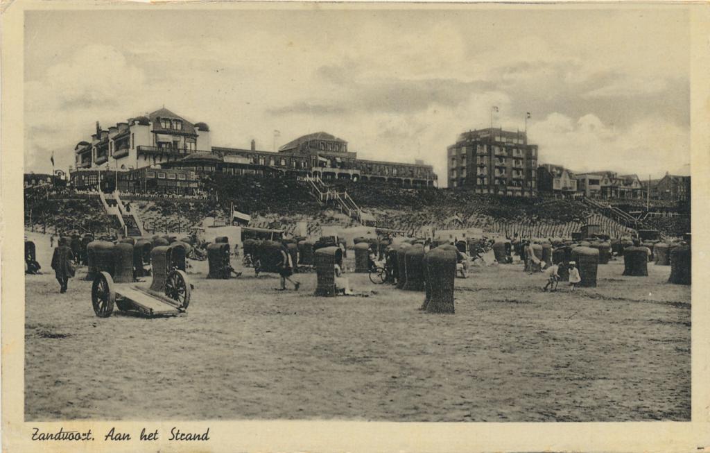 KRST009-2686_0.jpg Zandvoort - Aan het strand [009-2686