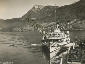 Beckenries mit Dampfer [009-4257