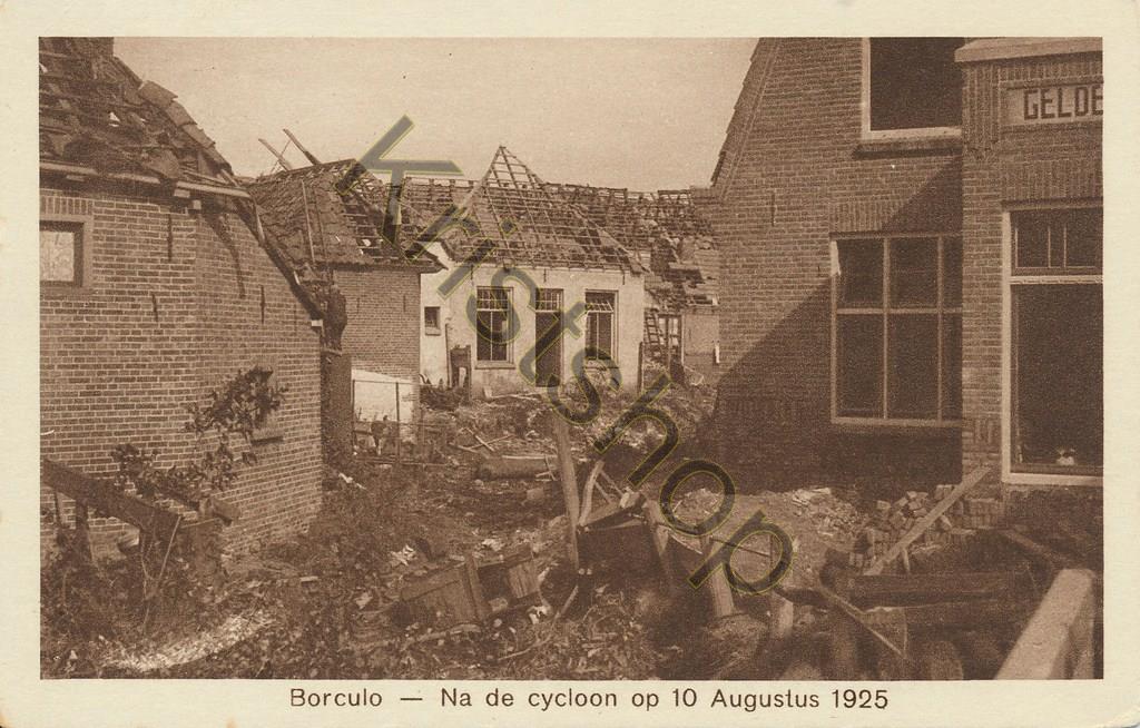 KRST009-4839_0.jpg Borculo - Na de cycloo op 10 Augustus 1925 [009-4839