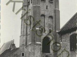 Goedereede - Molenstraat met toren en Kerk [009-5095