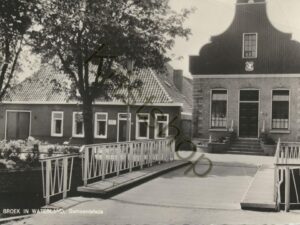 Broek in Waterland - Gemeentehuis   [009-7007