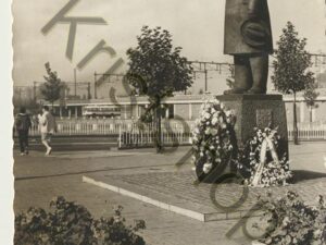 Eindhoven - Dr. A.F. Philipsmonument   [009-7028