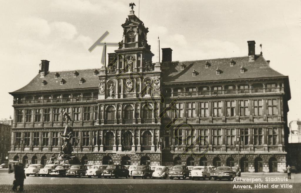 KRST009-7184_0.jpg Antwerpen - Stadhuis - veel oude auto's [009-7184