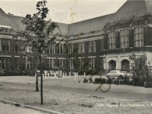 Leiden - Ingang Hoofdgebouw T.H. [009-7602