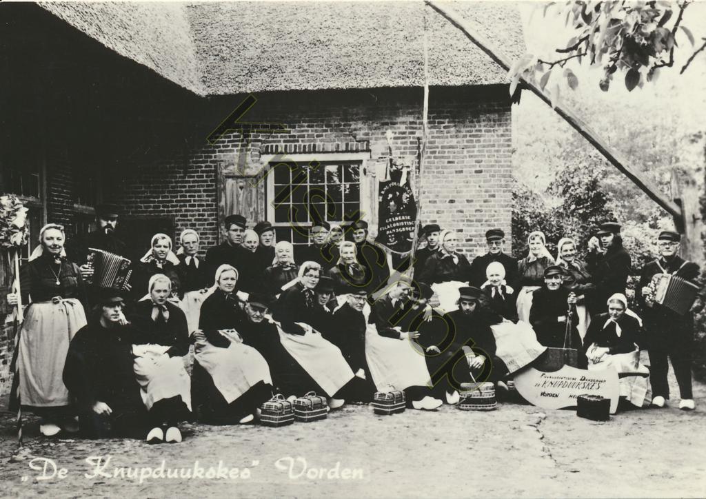 KRST009-7938_0.jpg Vorden - De Knupduukskes - Klederdracht [009-7938