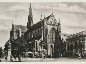 Haarlem - Groote Kerk - Monument [KRST009-8028