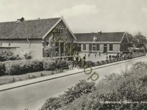 Middelharnis - Openbare School [KRST009-8179