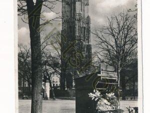 Paris - La Tour St Jacques [010-0294