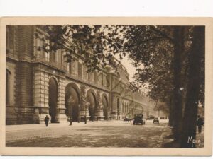The Palace of the Louvre [010-1564