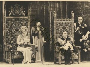 Ned Kon familie HM Juliana tijdens het uitspreken van de troonrede 1948  [010-2225