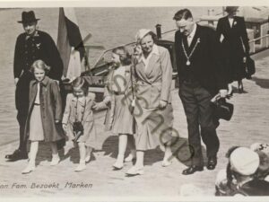 Ned Kon familie Marken - Kon Familie op bezoek  [010-2227