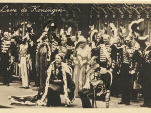 Ned Kon familie Leve de Koningin (Inhuldiging)  [010-2232