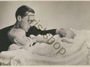 Ned Kon familie Pr Bernard en Pr Beatrix bij Prinses Irene  [010-2264