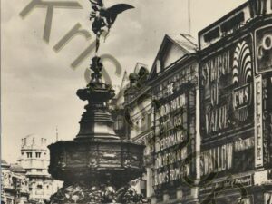 London - Eros Piccadilly Circus [010-2439