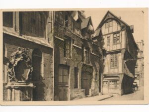 Rouen - Vieilles Maisons dans la Rue Saint Romain [010-3488