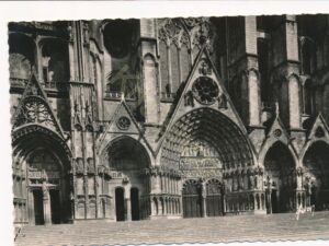 Bourges - La Cathedrale [010-3695