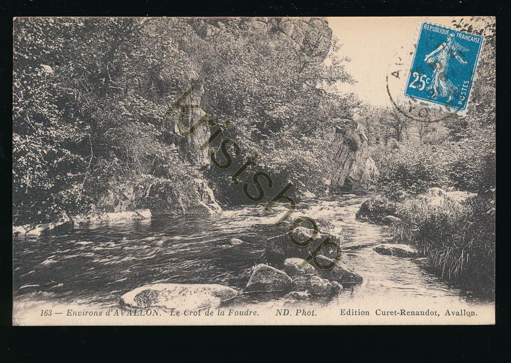 KRST010-5017_0.jpg Environs d'Avallon - Le Crot de la Foudre [010-5017