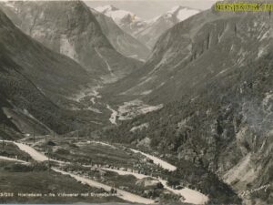 Hjelledalen fra VidesÃ¦ter mot Strynsfjellene [010-5462
