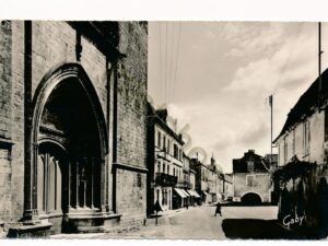 Beaumont du Perigord - Portail de L' Eglise [KRST010-6916
