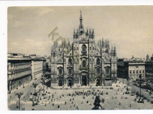 Milano - Piazza Duomo [KRST010-7051